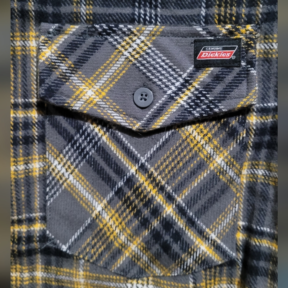 Flannel - Picture 4 of 5